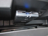 グローブBOX内にナビ連動ETC(2.0)を装着しています。