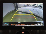 バックガイドモニターで、後方を確認しながら安心して駐車することができます。運転初心者も熟練者も必須の機能ですよ!