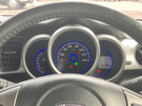 視認性の高いメーター類で、運転に必要な情報を的確に把握できます。スタイリッシュなデザインが、洗練された車内空間を演出します。運転に集中できる環境です。