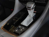 電動パーキングブレーキ・ブレーキホールドを装備してます。ホールド機能は信号待ちが多い一般道で疲労軽減になり、大好評です!