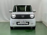 LEDヘッドライトを装備しています。LEDヘッドライトはとても明るく、雨の日や夜間走行も安全・安心です。オートライトコントロール付きで周囲の明るさに応じて自動で点灯・消灯します