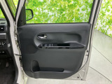 運転席周りは、シンプルで使いやすいレイアウトです。視界も広く、運転に集中できます。快適なドライブをサポートします。
