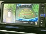 後方確認をサポートするモニター画面です。駐車時の安全性も高め、運転初心者の方にも安心です。