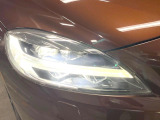 ●LEDヘッドライト:夜間走行時も良好な視界を確保し安心して運転できる高輝度LEDヘッドライトを装備!点灯速度が早く、消費電力も抑えられています。