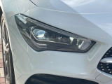 ●LEDヘッドライト:夜間走行時も良好な視界を確保し安心して運転できる高輝度LEDヘッドライトを装備!点灯速度が早く、消費電力も抑えられています。