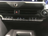 左右独立温度コントロールフルオートエアコンです。運転席、助手席それぞれで独立して温度設定ができます。冷え性の方が乗っても安心ですね♪