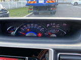 視認性の高いメーター類で、運転に必要な情報をしっかり確認できます。シンプルで分かりやすいデザインで、安全運転をサポートします。