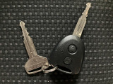 当店でご購入頂いた車両は全車車検整備又は法定12か月点検を行い、エンジンオイル・オイルフィルター・フロントワイパーゴム・バッテリーの交換を行っています、整備費用は本体に含まれてますので安心ですよ♪