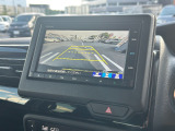 車庫入れ・駐車を安心サポート!バックカメラ装備です。