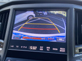 後方が確認しやすいモニターで、駐車時の安全性を高めます。狭い場所でも安心して駐車操作を行え、ガイドライン表示でさらに便利です。