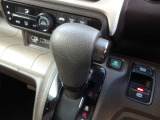 無段変速のCVT車です!発進から加速までアクセルを一定にして走ることにより、滑らかに走ります!