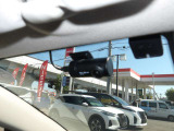 万が一の事故や煽り運転の記録に役立つ前後ドライブレコーダー装備