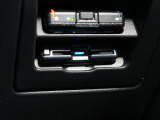 ETC車載器搭載です。スマートICも増えてきており、必須装備といって良い便利装備です。