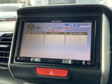 様々なメディアに対応し、車内を最高の音響空間に変えます。お好みの音楽やラジオを楽しんで、快適なドライブを体験してください。長距離移動も楽しくなります。