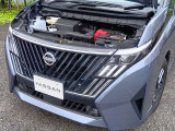 納車以降、お車のメンテナンスは自宅近所の日産サービス拠点にて承ります。専門の教育を受けたサービスフロント&メカニックが無料1ヶ月点検から法定/車検整備、万一の故障・不具合の修理まで全て担当いたします。