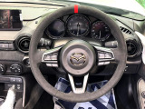 【純正革巻きステアリング】上質な革を使用することで、手にしっかり馴染みとても運転しやすいハンドルです♪