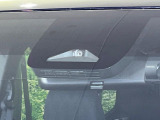 【トヨタセーフティセンス】走行中に前方の車両等を認識し、衝突しそうな時は警報とブレーキで衝突回避と被害軽減をアシスト。より安全にドライブをお楽しみいただけます。