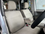 運転席シート廻りは使用感も少なく、良好な状態です☆