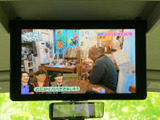 鮮やかな映像が楽しめるモニターは、後席のエンターテイメントに最適です。長距離移動も退屈知らず、お子様も大人も快適な時間を過ごせます。