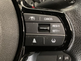 【アダプティブ・クルーズ・コントロール】予め設定した車速内でクルマが自動的に加減速。 前走車との適切な車間距離を維持しながら追従走行し、高速道路でのドライバーの疲労を軽減してくれる嬉しい機能付♪