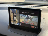 フロントカメラもございますので、狭い道でも安心して運転をしていただけます。