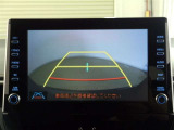 バックガイドモニターで、後方を確認しながら安心して駐車することができます。運転初心者も熟練者も必須の機能ですよ!