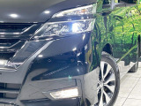 【LEDヘッドライト】悪天候や夜間走行時も良好な視界を確保し安心して運転できる高輝度LEDヘッドライトを装備!点灯速度が早く、消費電力も抑えられています。