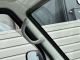 運転席&助手席に上り下りに便利なグリップがございます☆