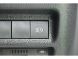 オートマチックハイビームとは、先行車や対向車のライトを認識し、ハイビームとロービームを自動で切り替える機能です。夜道の視界を確保します。詳細は販売店スタッフまでおたずねください。
