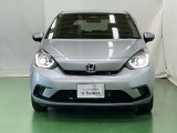 LEDヘッドライトを装備しています。LEDヘッドライトはとても明るく、雨の日や夜間走行も安全・安心です。オートライトコントロール付きで周囲の明るさに応じて自動で点灯・消灯します