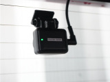 ◆リアにもドライブレコーダーを装備しております◆映像・音声などを記録する自動車用の装置です。もしもの事故の際の記録はもちろん、旅行の際の思い出としてドライブの映像を楽しむことができます。