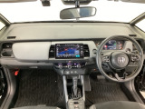 【前方視界】開放的な前方視界!運転がしやすく疲れにくいです♪窓が大きく、見通しがとっても良いおクルマですよ♪