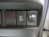 パワースライドドア付きだから、狭い駐車スペースなどでの 乗り降りラクラク!小さなお子さまのいるご家庭には嬉しい装備。