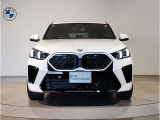 【キドニーグリル】BMWは約90年もの間、ほぼ全ての車両にひと目でBMWだと分かるこの特徴的なフロントグリルが備えられ、デザイン・アイコンとして親しまれてきました。