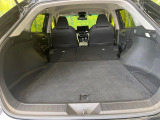 積み下ろしのしやすいデッキにはたっぷりと荷物を積み込んでいただけます。遊びから仕事まで、様々なシーンで頼れます♪