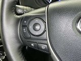 ステアリングスイッチ装備!運転しながら手元でオーディオの操作などができます。
