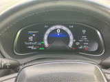視認性の高いメーター類が、運転に必要な情報をわかりやすく伝えます。運転席を洗練された空間に演出します。