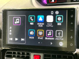 【9インチディスプレイオーディオ】お手持ちのスマートフォンとの連携で、ナビや音楽再生など各種アプリを使用可能。スマホに近い感覚でお使いいただけます♪