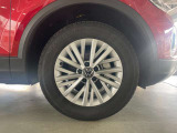 215/60R16タイヤにActive専用のアルミホイールを装着しております。
