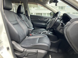運転席からの視界は良好。ゆったりとしたシートが、ドライバーを快適にサポートします。使いやすい配置です。