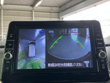 後方の安全確認をサポートするバックモニターで、駐車や車庫入れが楽になります。狭い場所でも安心して操作できます。安全な運転を支援します。
