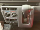 納車前にはプロのメカニックが、各部の点検を行います。ディーラーにしか出来ない品質、そしてサービスできっと満足していただけると思います!
