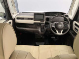 見通しのよいすっきりとした視界で、誰でも運転しやすいです。運転のしやすさは疲れにくさにも繋がりますよ♪