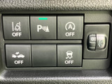 日々の運転を支えるスイッチ類を備えています。分かりやすい操作感で、快適なドライブをサポートします。