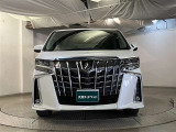 ディーラーならではの安心の保証が付いたオススメ車です。スタッフまでお気軽にお問い合わせ下さい。