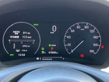 見やすいメーターデザインで、運転に必要な情報を的確に把握できます。直感的に操作でき、運転に集中できます。