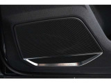 Bang&Olufsen3Dサウンドシステムがオプション装備として選択されております。