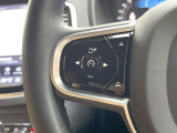 【全車速対応アダプティブクルーズコントロール】ミリ波レーダー+ステレオカメラ+赤外線により前方車輌を認識し、速度や車間距離を維持・調整。高速道路走行時や渋滞時にドライバーの負担を大幅に軽減します。