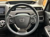 【純正革巻きステアリング】上質な革を使用することで、手にしっかり馴染みとても運転しやすいハンドルです♪