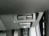 ここに ETC付いております。高速道路の料金所もスイスイ♪ ETCカードの申し込みは日産カードがおすすめ!!!「安心」「おトク」「便利」で皆さまのカーライフをサポートする特典満載のカードです。